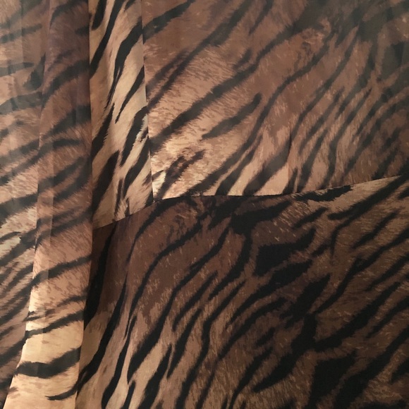 Dress - Picture 2 of 6